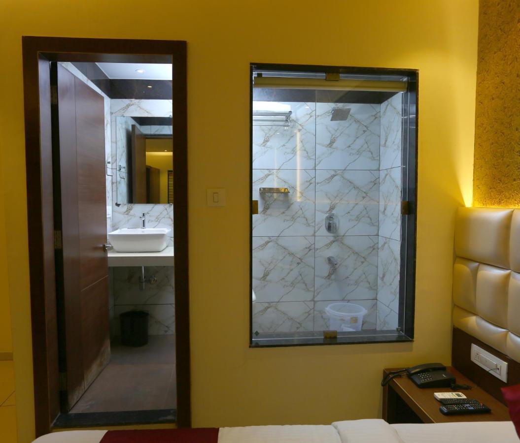 Hotel Hindustan Residency Thane Eksteriør billede