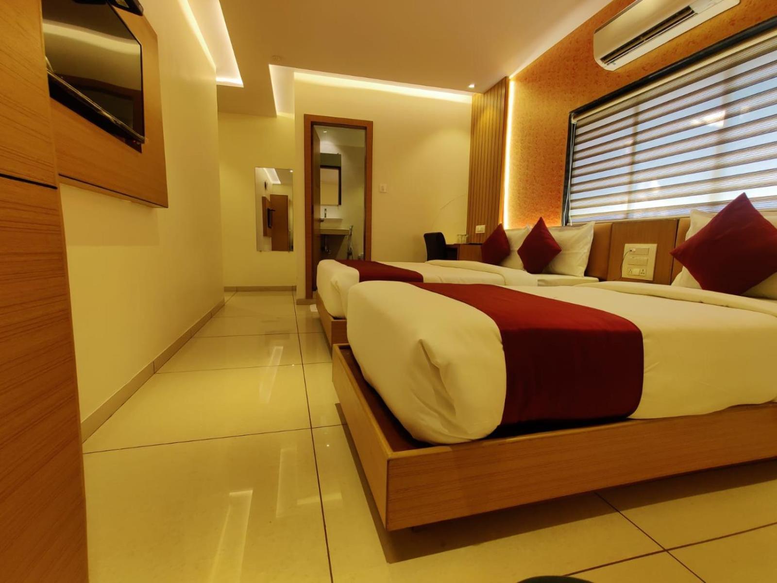 Hotel Hindustan Residency Thane Eksteriør billede